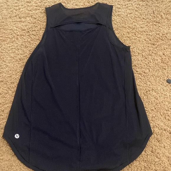 Lululeomon tank top - Picture 2 of 4